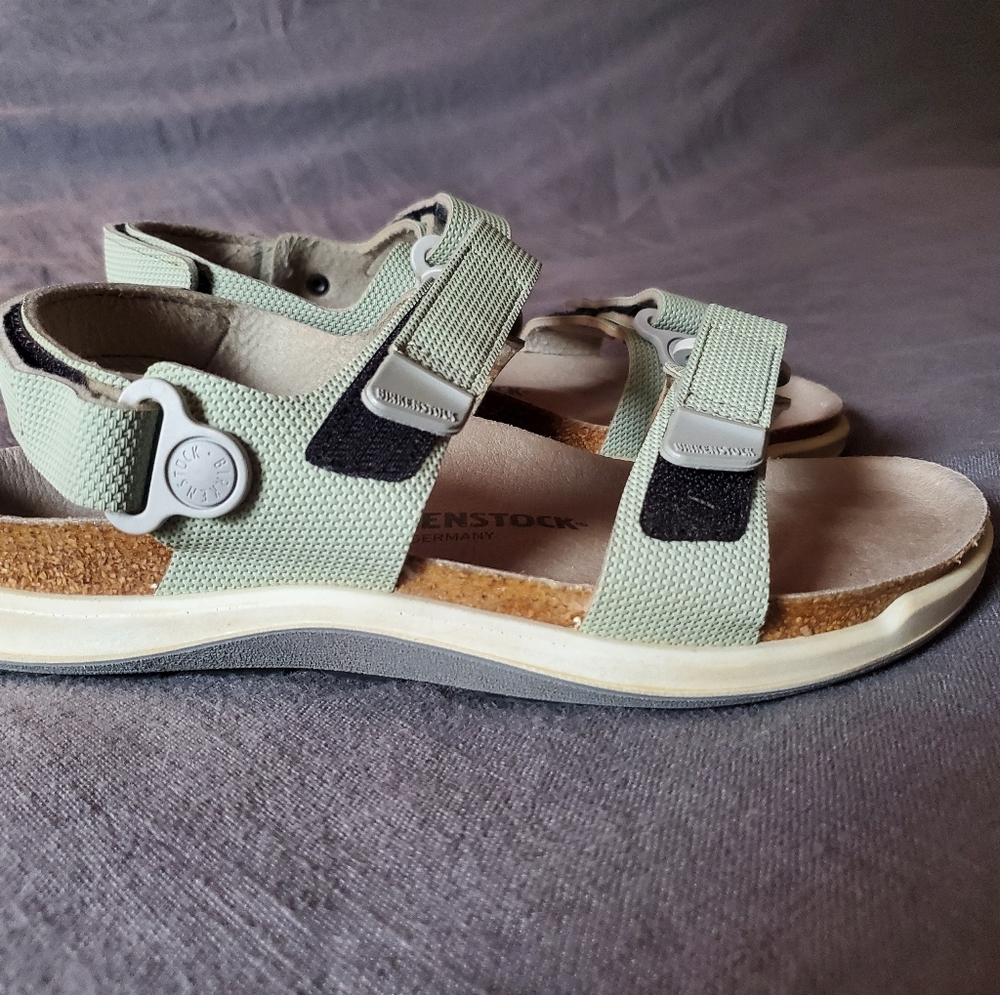 Birkenstock Kalahari Sandals sage green  sz 8.5  ankle strap